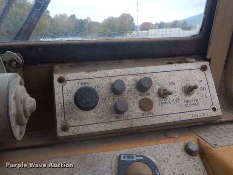 image for item FF9080 1981 Caterpillar 930 wheel loader