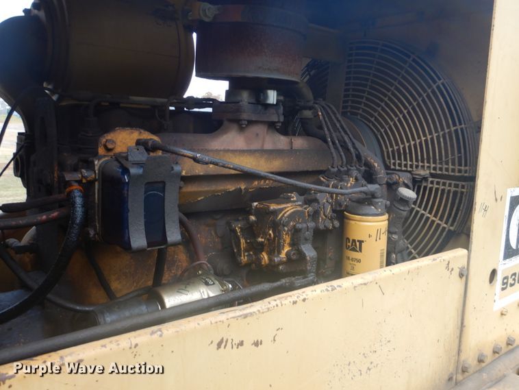 image for item FF9080 1981 Caterpillar 930 wheel loader