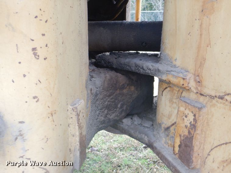 image for item FF9080 1981 Caterpillar 930 wheel loader