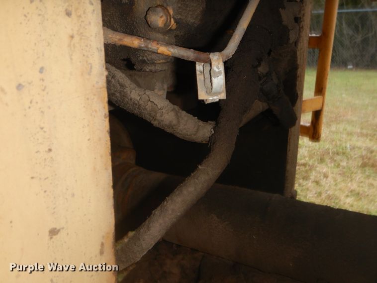 image for item FF9080 1981 Caterpillar 930 wheel loader