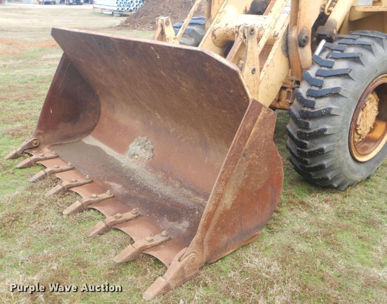 image for item FF9080 1981 Caterpillar 930 wheel loader