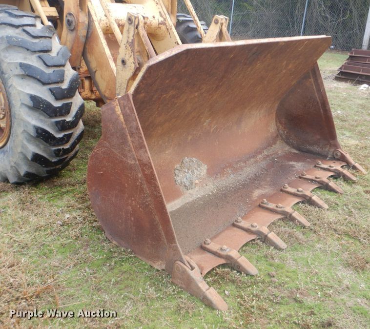 image for item FF9080 1981 Caterpillar 930 wheel loader