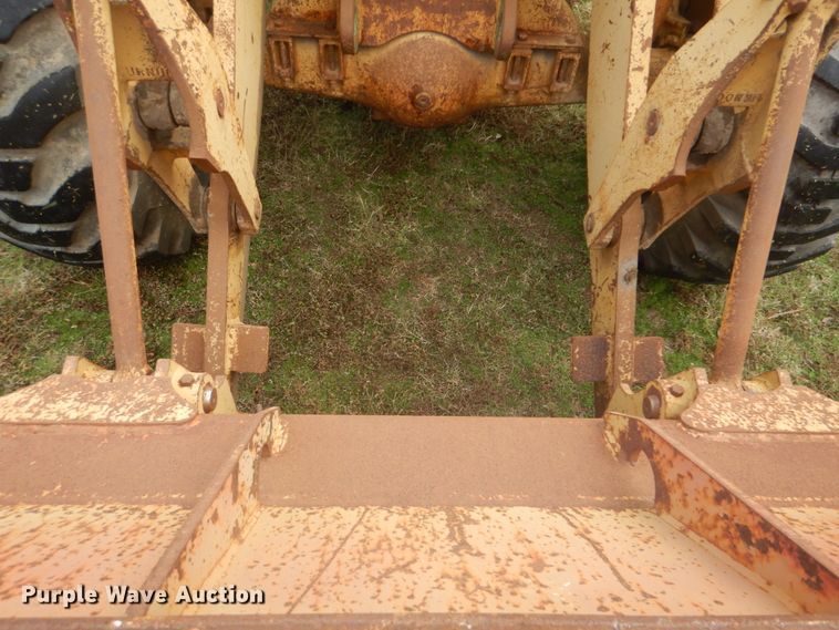 image for item FF9080 1981 Caterpillar 930 wheel loader