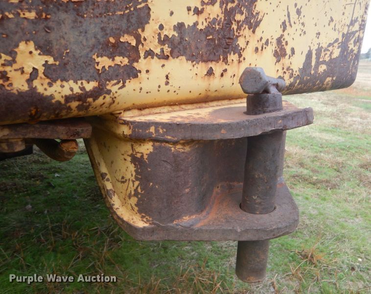 image for item FF9080 1981 Caterpillar 930 wheel loader