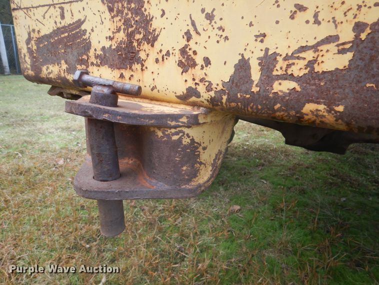 image for item FF9080 1981 Caterpillar 930 wheel loader