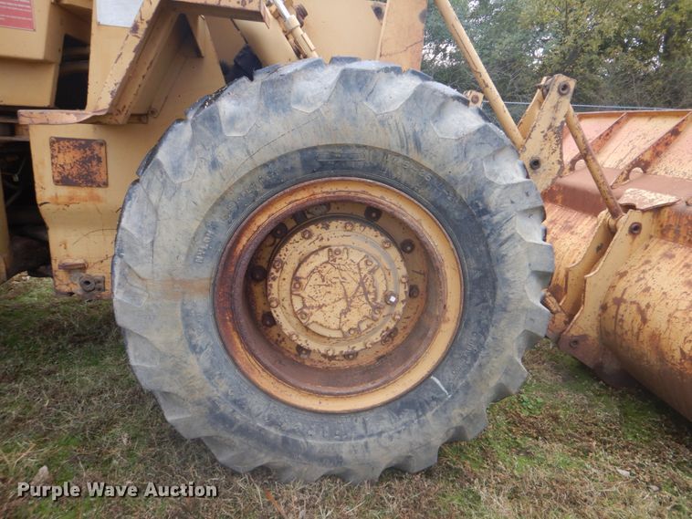 image for item FF9080 1981 Caterpillar 930 wheel loader