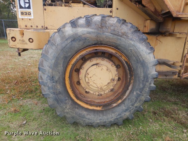 image for item FF9080 1981 Caterpillar 930 wheel loader