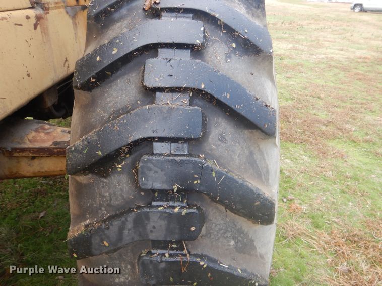 image for item FF9080 1981 Caterpillar 930 wheel loader