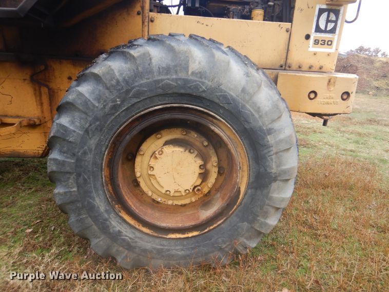 image for item FF9080 1981 Caterpillar 930 wheel loader