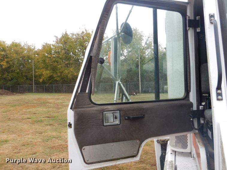 image for item FF9082 2007 Allianz 4000 street sweeper