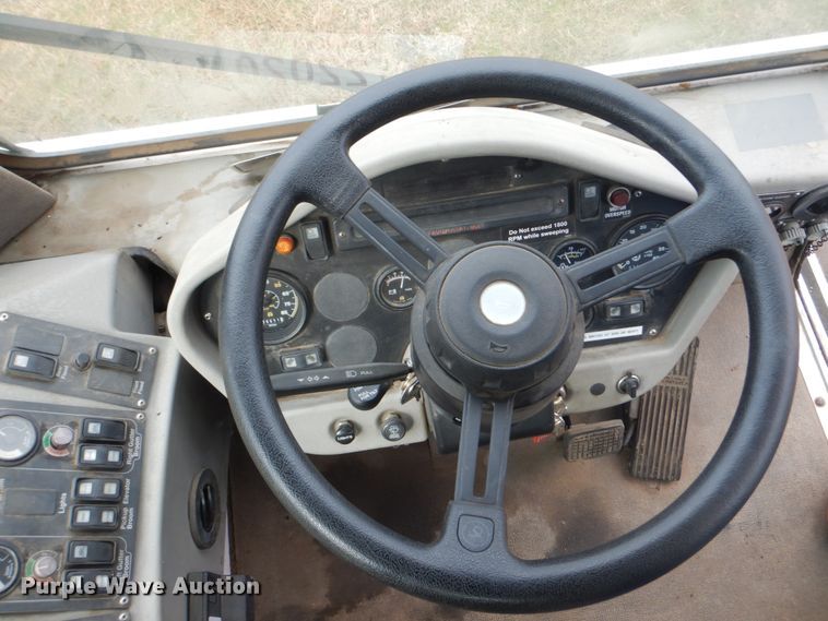 image for item FF9082 2007 Allianz 4000 street sweeper