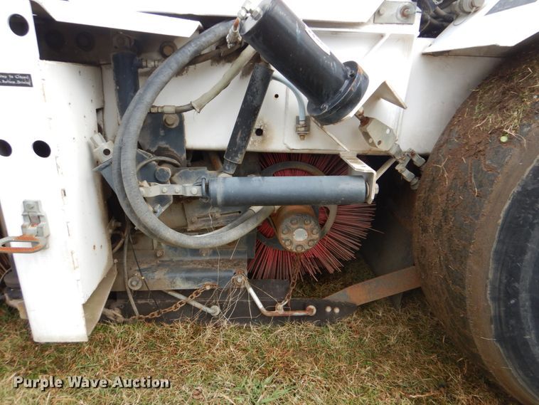 image for item FF9082 2007 Allianz 4000 street sweeper