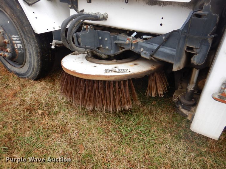 image for item FF9082 2007 Allianz 4000 street sweeper
