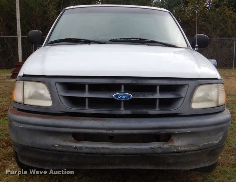 image for item FF9083 1997 Ford F150 pickup truck