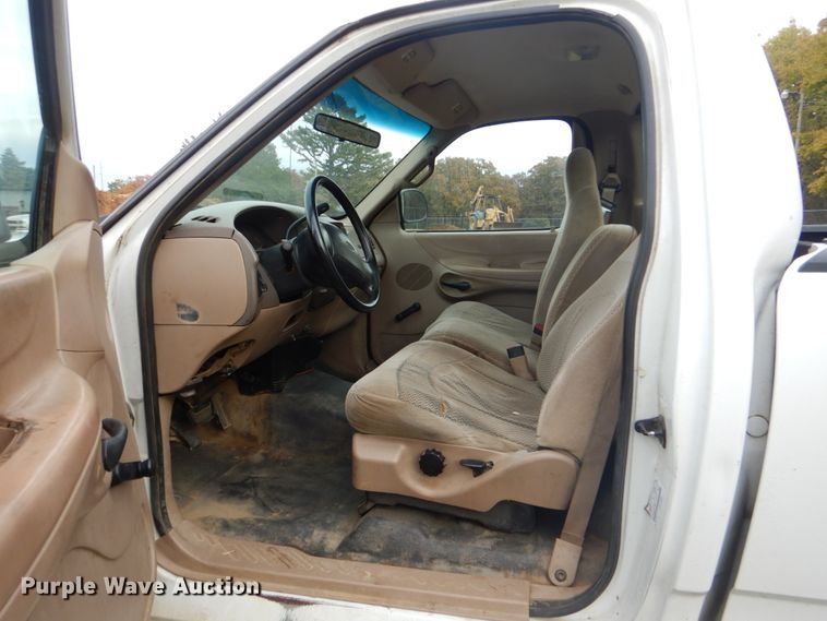 image for item FF9083 1997 Ford F150 pickup truck