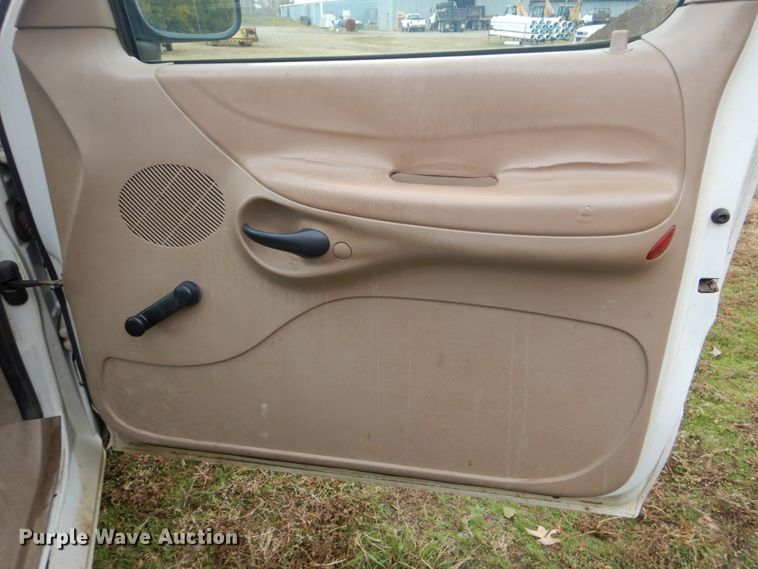 image for item FF9083 1997 Ford F150 pickup truck