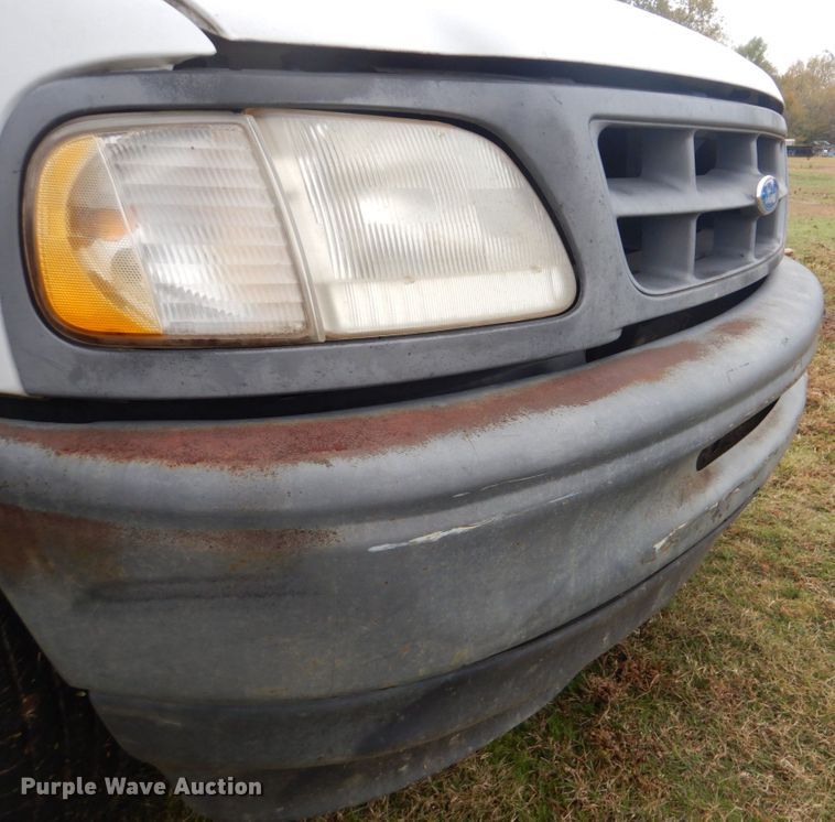 image for item FF9083 1997 Ford F150 pickup truck