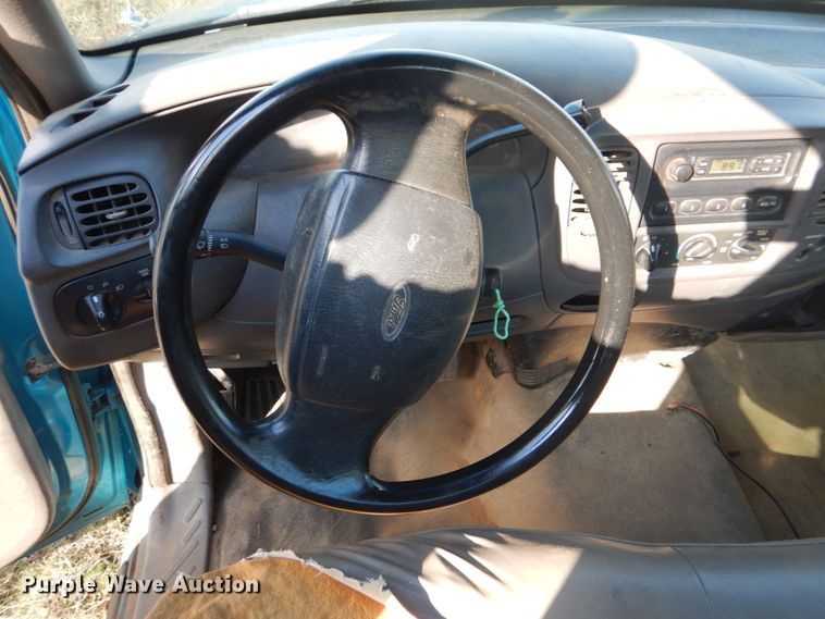 image for item FF9084 1999 Ford F150 pickup truck