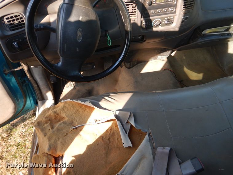 image for item FF9084 1999 Ford F150 pickup truck