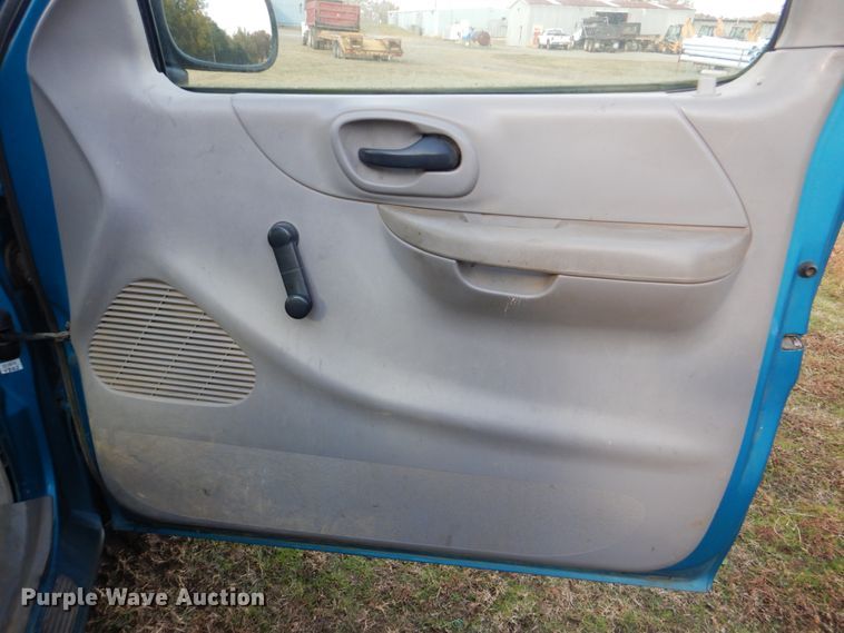 image for item FF9084 1999 Ford F150 pickup truck