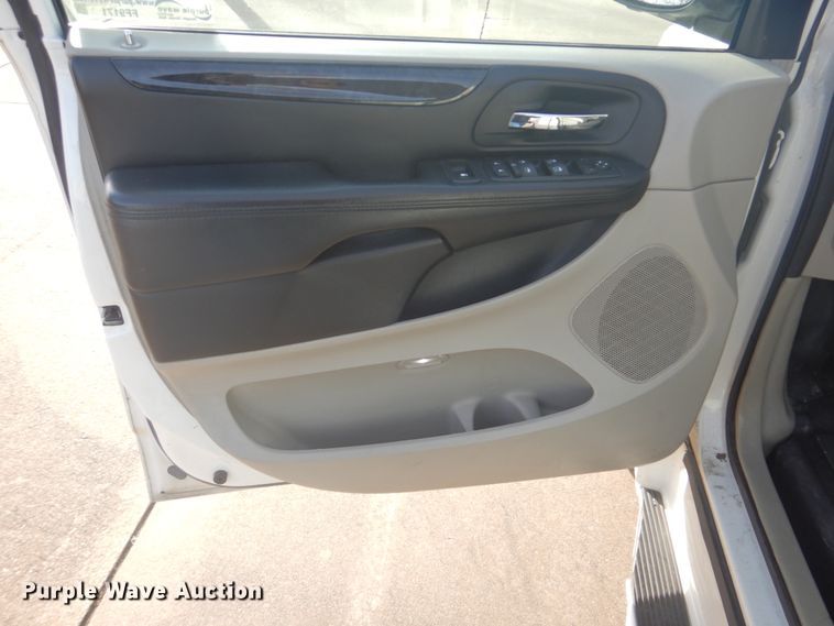 image for item FF9171 2012 Dodge Grand Caravan handicap accessible van