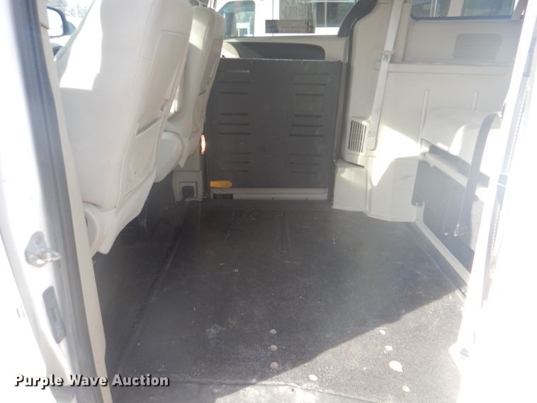 image for item FF9171 2012 Dodge Grand Caravan handicap accessible van