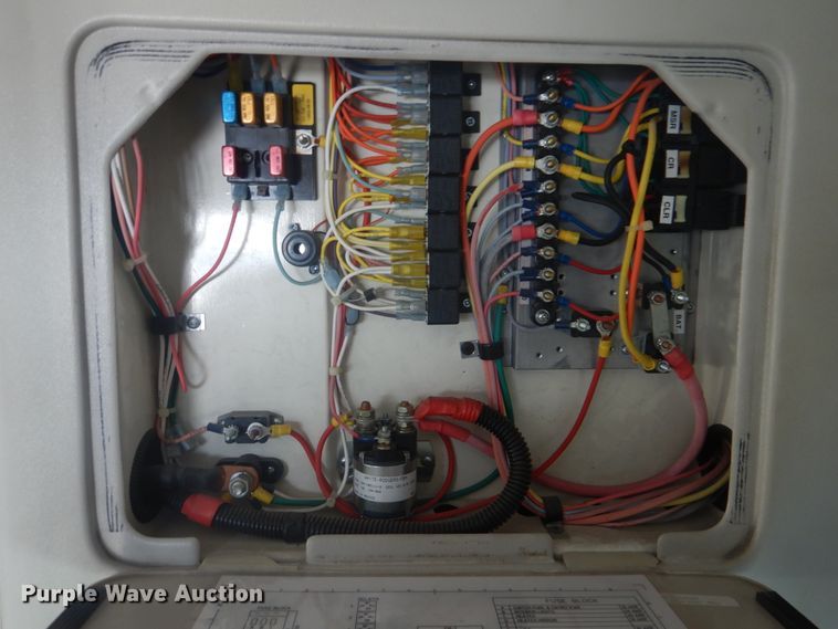 image for item FF9172 2006 Ford Econoline E450 shuttle bus