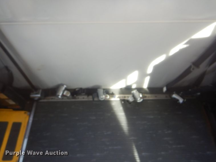 image for item FF9172 2006 Ford Econoline E450 shuttle bus