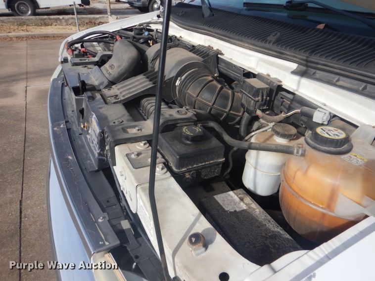 image for item FF9172 2006 Ford Econoline E450 shuttle bus