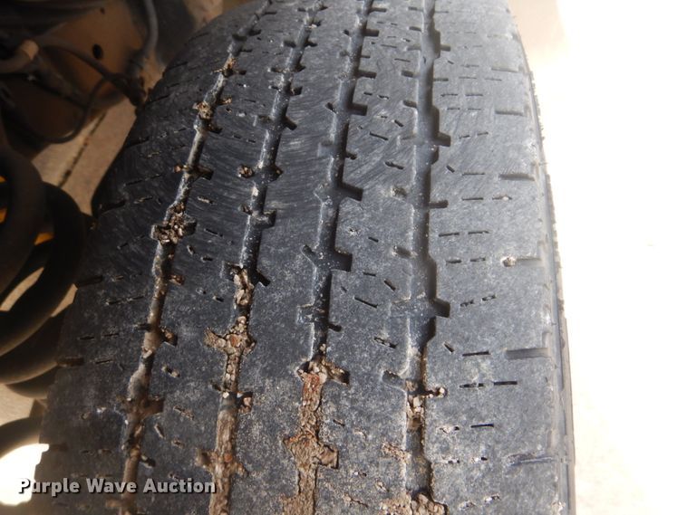 image for item FF9172 2006 Ford Econoline E450 shuttle bus