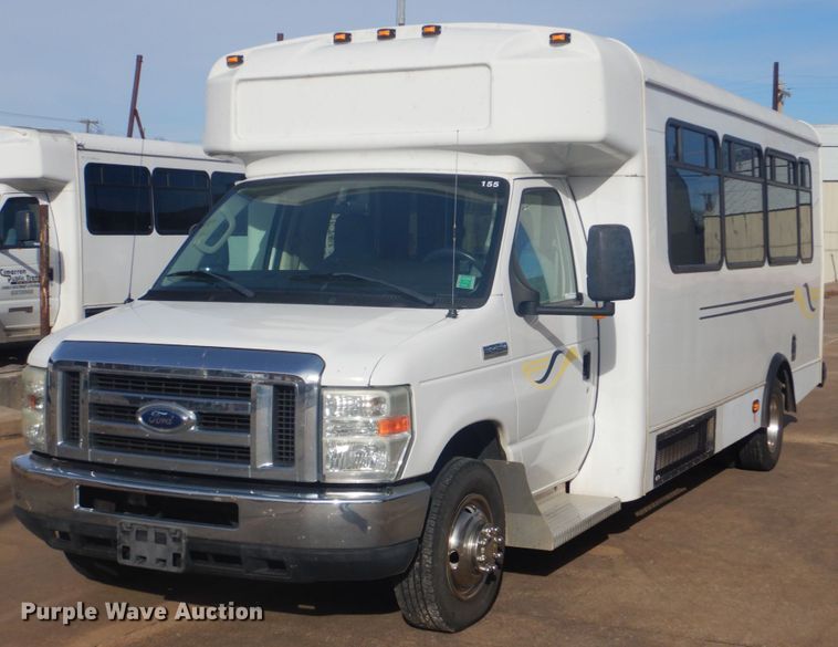 image for item FF9173 2009 Ford Econoline E450 shuttle bus