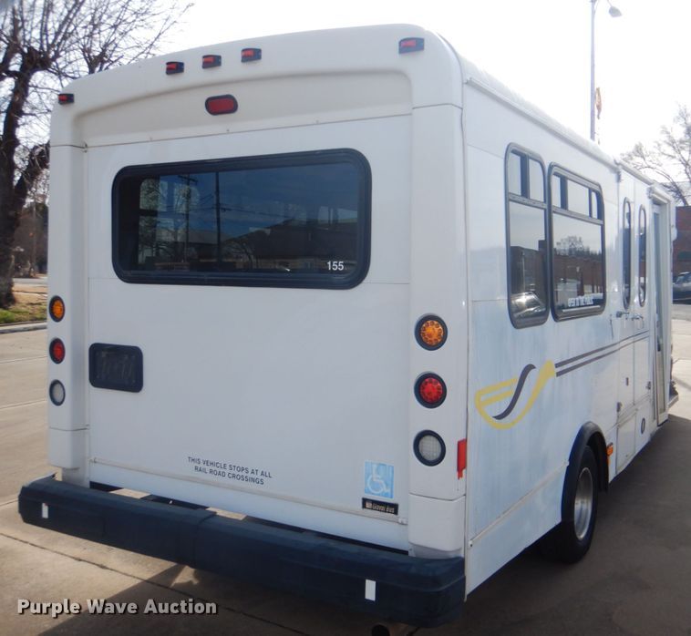 image for item FF9173 2009 Ford Econoline E450 shuttle bus