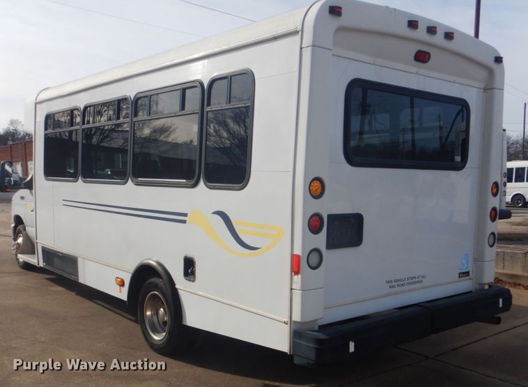 image for item FF9173 2009 Ford Econoline E450 shuttle bus