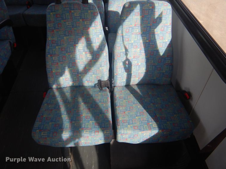 image for item FF9173 2009 Ford Econoline E450 shuttle bus