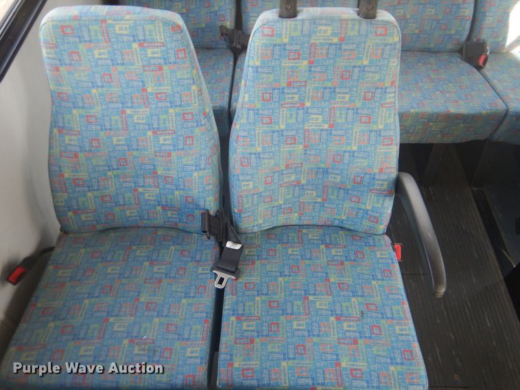 image for item FF9173 2009 Ford Econoline E450 shuttle bus