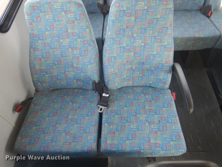 image for item FF9173 2009 Ford Econoline E450 shuttle bus