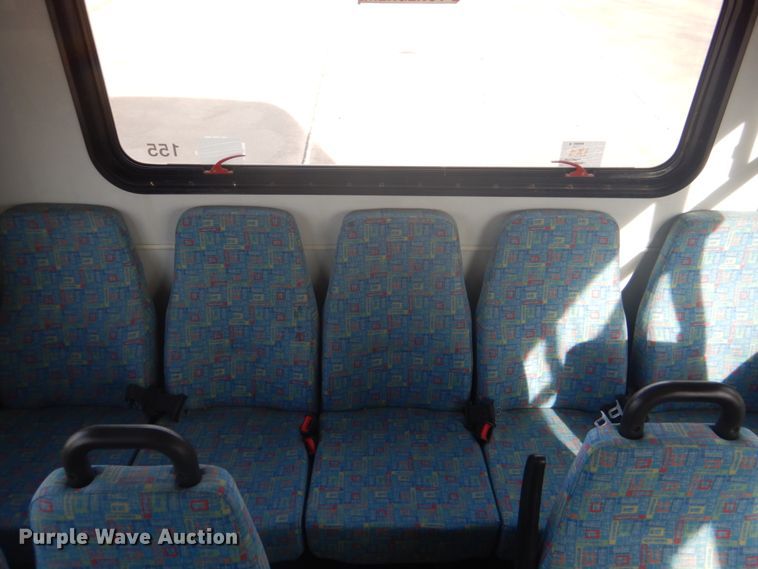 image for item FF9173 2009 Ford Econoline E450 shuttle bus