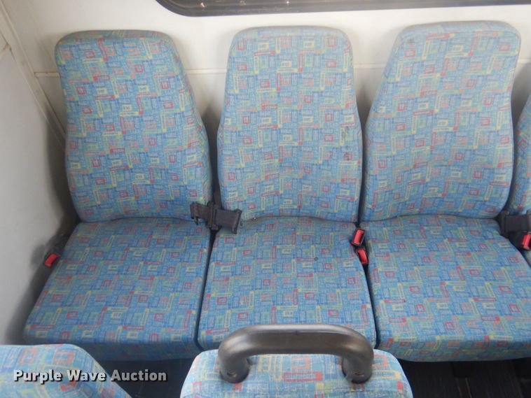 image for item FF9173 2009 Ford Econoline E450 shuttle bus