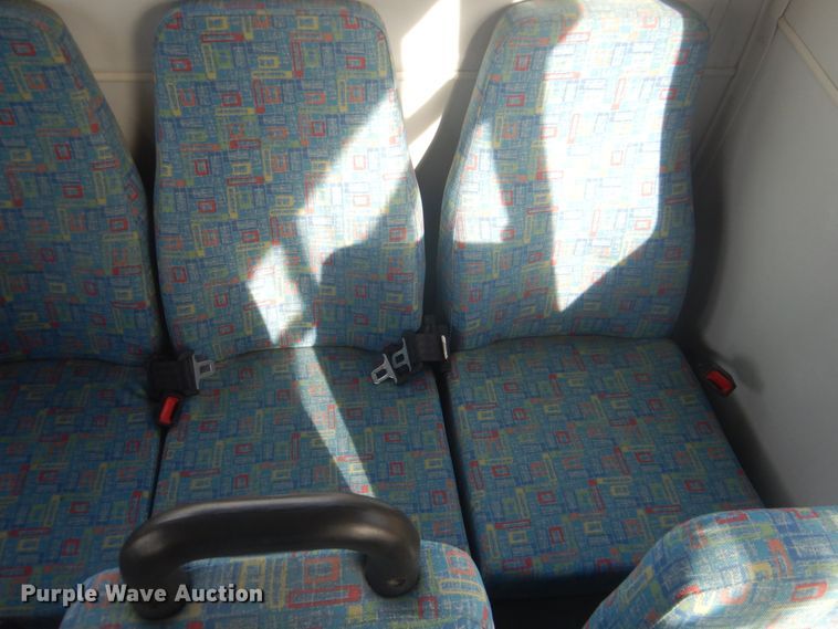 image for item FF9173 2009 Ford Econoline E450 shuttle bus