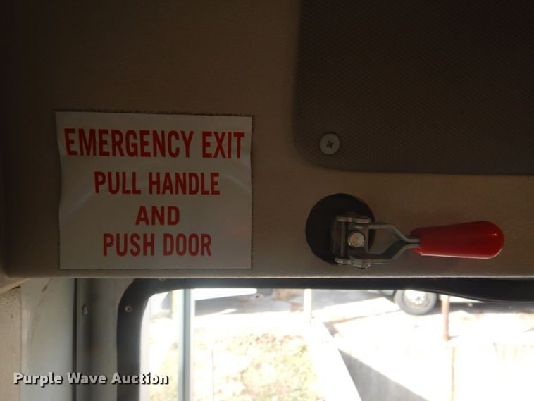 image for item FF9173 2009 Ford Econoline E450 shuttle bus