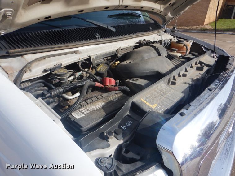 image for item FF9173 2009 Ford Econoline E450 shuttle bus