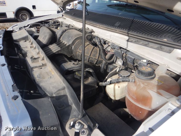 image for item FF9173 2009 Ford Econoline E450 shuttle bus