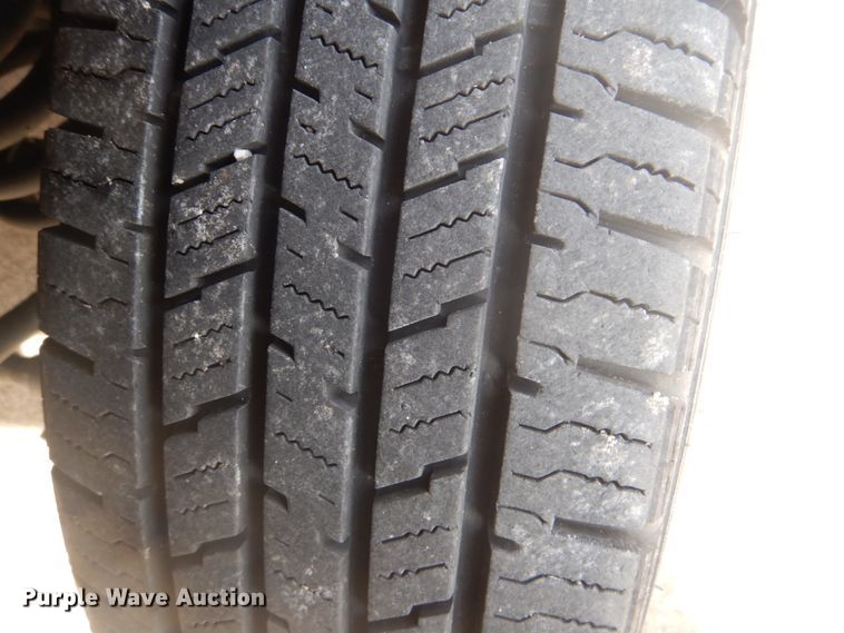 image for item FF9173 2009 Ford Econoline E450 shuttle bus