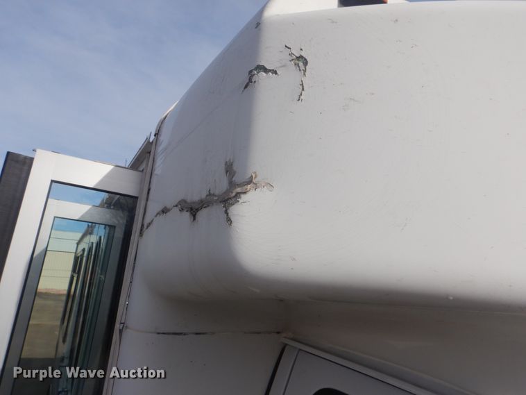 image for item FF9173 2009 Ford Econoline E450 shuttle bus