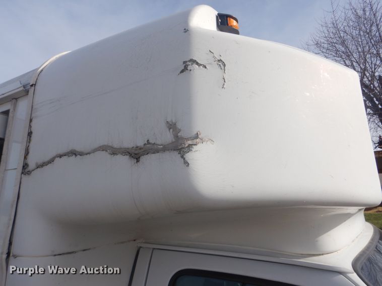 image for item FF9173 2009 Ford Econoline E450 shuttle bus