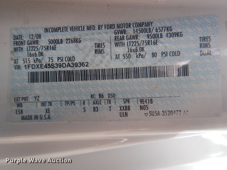 image for item FF9173 2009 Ford Econoline E450 shuttle bus