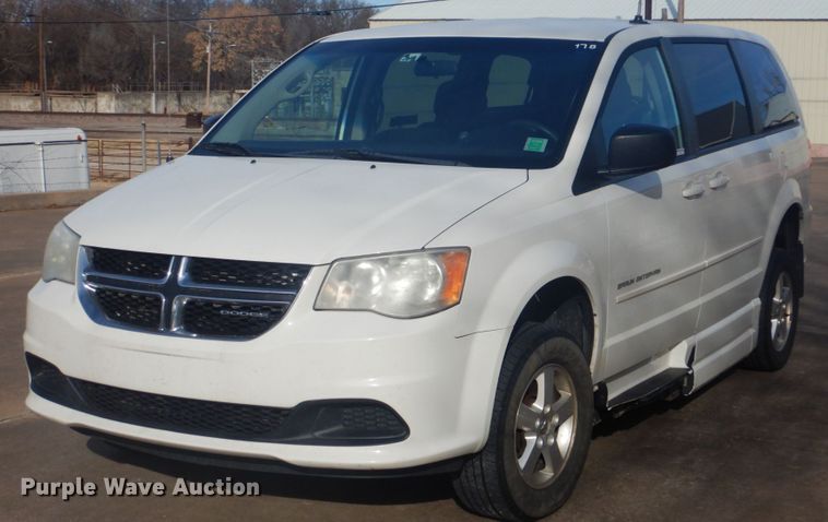 image for item FF9177 2011 Dodge Grand Caravan handicap accessible van