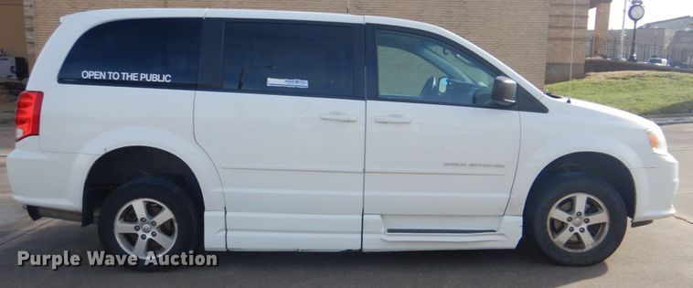 image for item FF9177 2011 Dodge Grand Caravan handicap accessible van