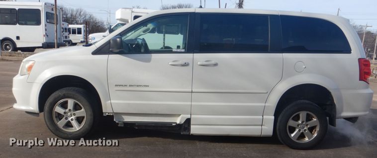 image for item FF9177 2011 Dodge Grand Caravan handicap accessible van