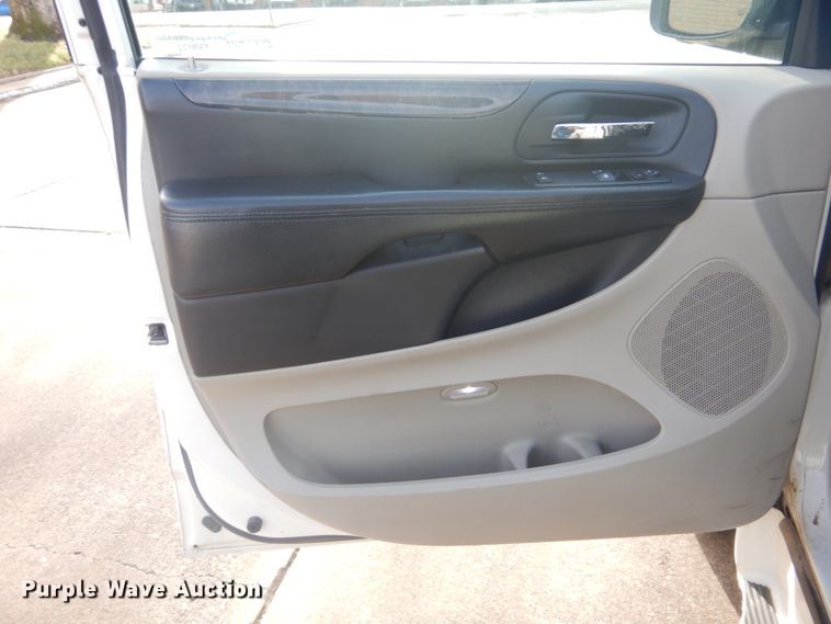 image for item FF9177 2011 Dodge Grand Caravan handicap accessible van